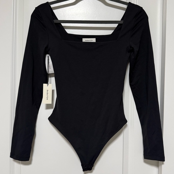 Aritzia Babaton Contour Bodysuit Long Sleeves Black Square Neck NWT - Picture 9 of 9